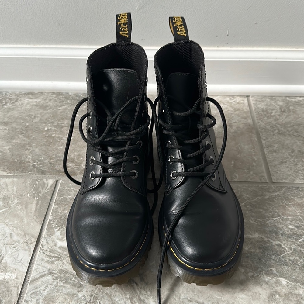 Dr. Martens boots women’s size 7 black